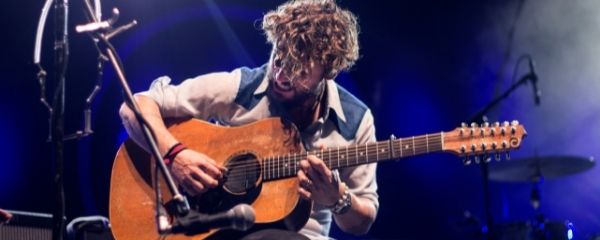 RoHa Arts Fotografie - Fotograf aus Bremen 7 Gitarrist mit akustischer Gitarre